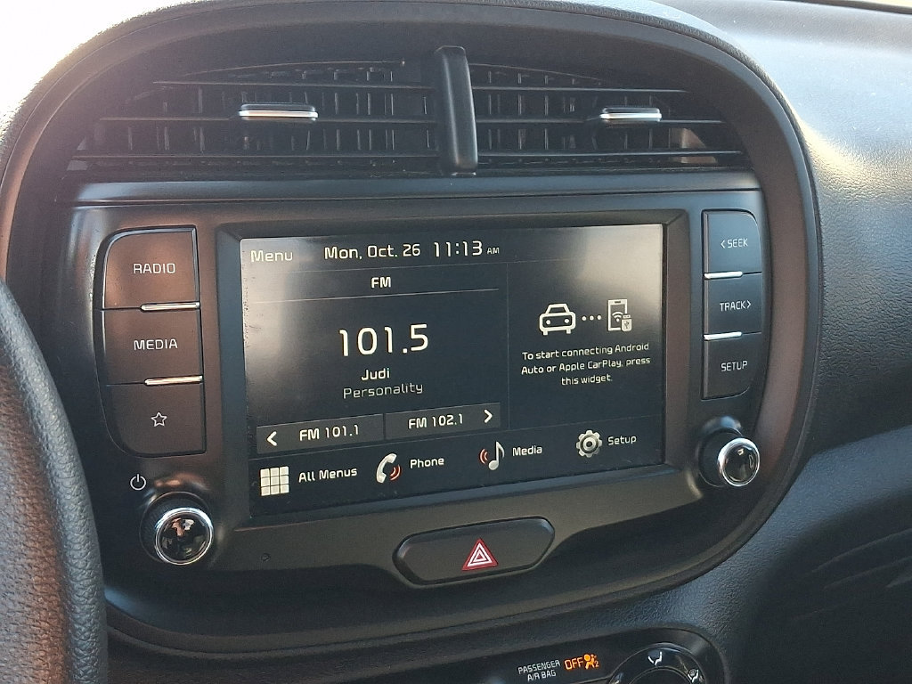 Used 2023 Kia Soul LX FWD image 2