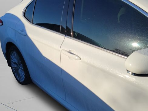 Used 2018 Toyota Camry XLE image 13