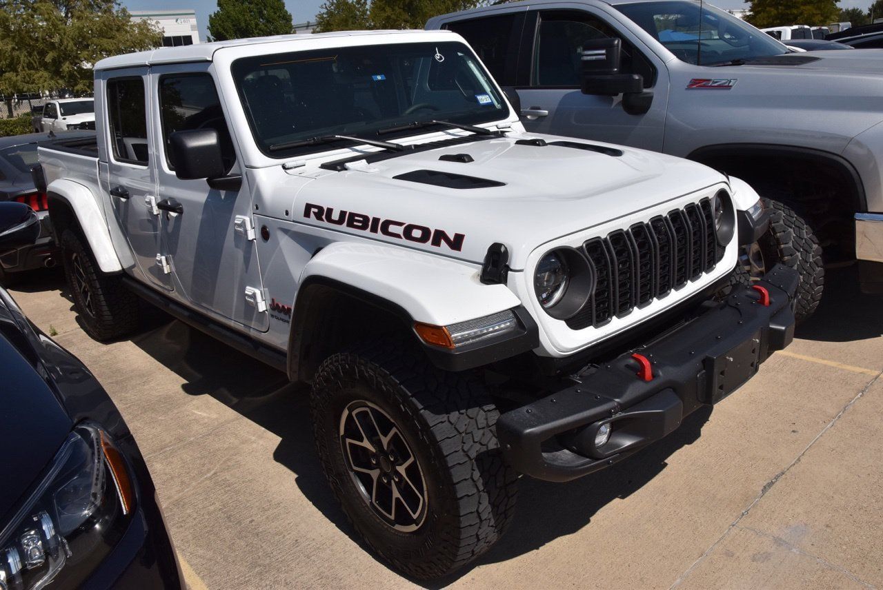 Used 2025 Jeep Gladiator Rubicon AWD/4WD image 4