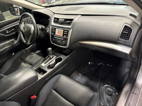 Used 2016 Nissan Altima 2.5 SR FWD image 15