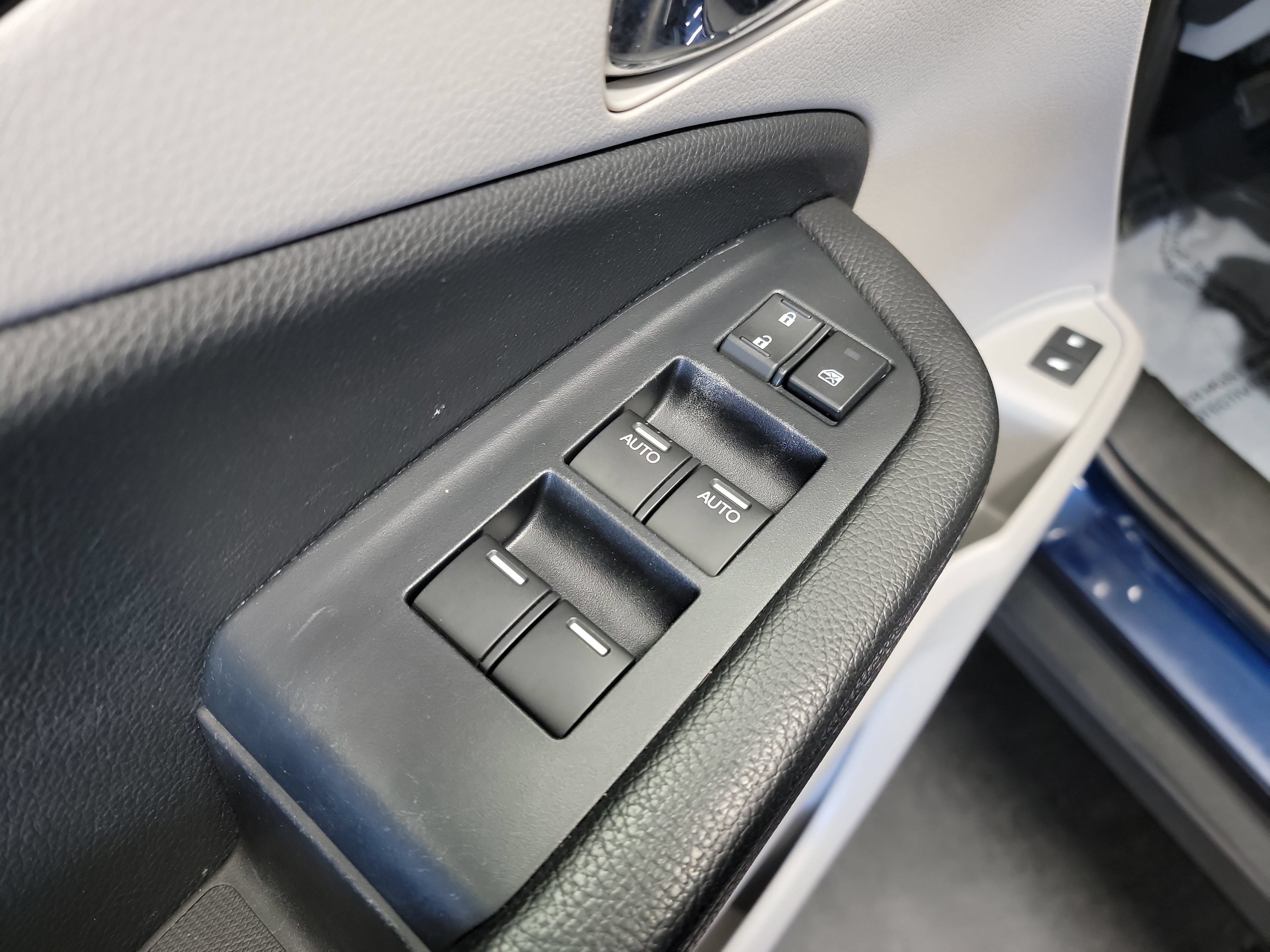 Used 2020 Honda Pilot Touring image 14
