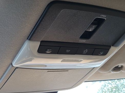 Used 2023 Nissan Sentra SV w/ SV Premium Package FWD image 12