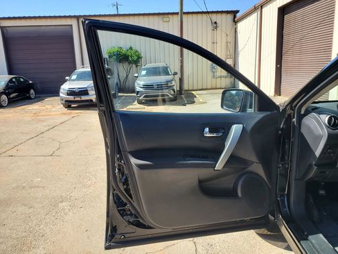 Used 2014 Nissan Rogue S w/ Convenience Package FWD image 19