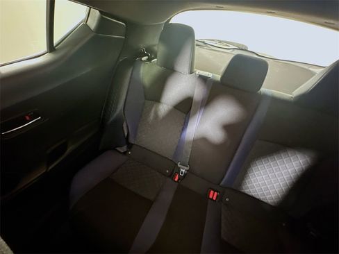 Used 2021 Toyota C-HR XLE image 12