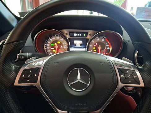 Used 2016 Mercedes-Benz SL 550 image 13
