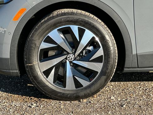 New 2025 Volkswagen ID.4 Pro image 26