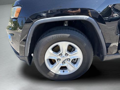 Used 2017 Jeep Grand Cherokee Laredo RWD image 32