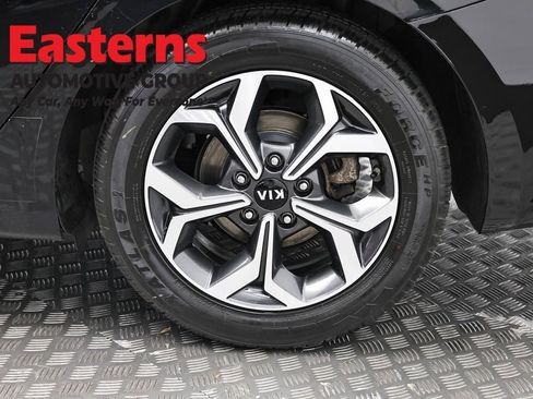 Used 2020 Kia Forte LXS FWD image 32