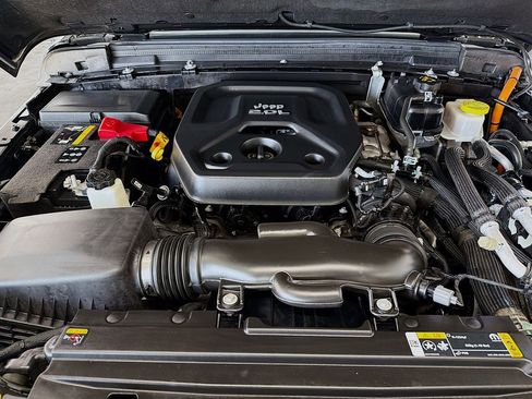 Used 2023 Jeep Wrangler Unlimited Sahara w/ Cold Weather Group image 32