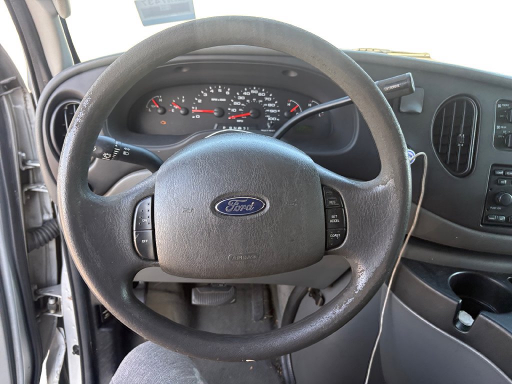 Used 2006 Ford E-350 and Econoline 350 XL RWD image 14