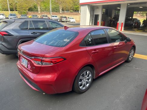 Used 2020 Toyota Corolla LE FWD image 7