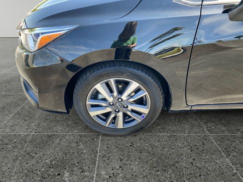 Used 2023 Nissan Versa SV FWD image 14