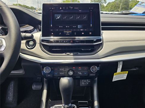 New 2026 Jeep Compass Limited AWD/4WD image 25