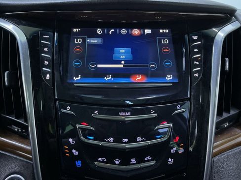 Used 2017 Cadillac Escalade Luxury image 23