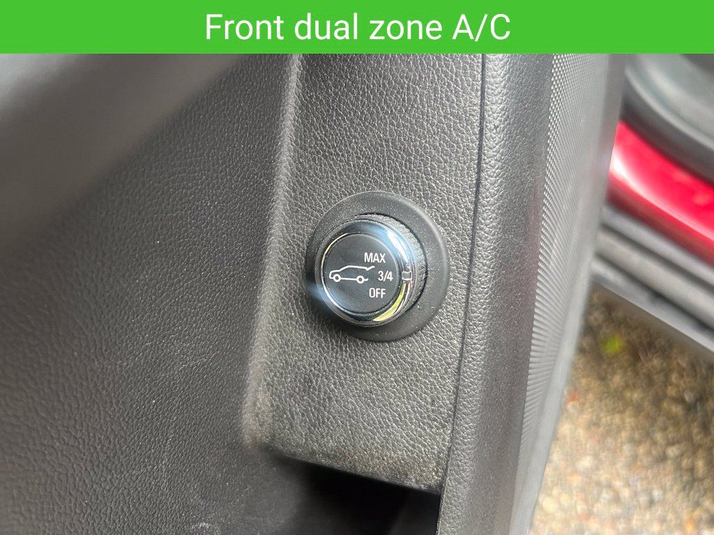 Certified 2020 Chevrolet Traverse LT FWD image 17