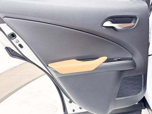 Used 2025 Lexus UX 300h FWD w/ Accessory Package (Z1) image 29