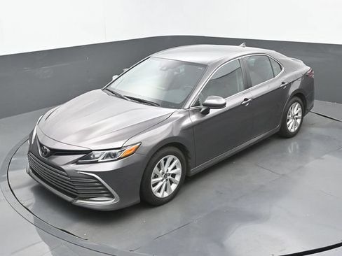 Used 2023 Toyota Camry LE FWD image 16