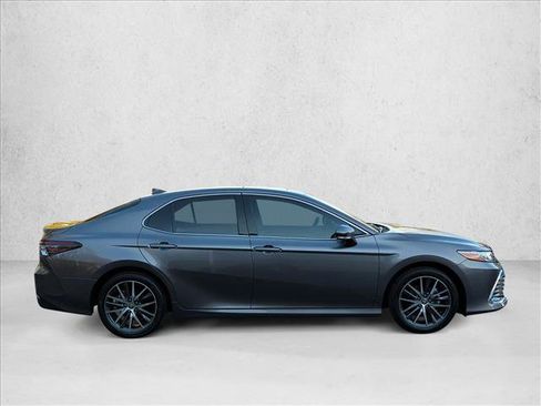 Used 2024 Toyota Camry XLE image 4