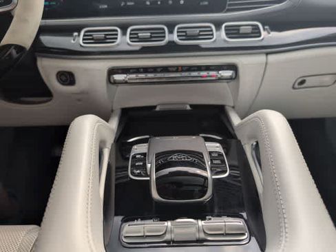 Used 2023 Mercedes-Benz Maybach GLS 600 4MATIC image 24