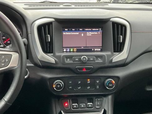 Used 2021 GMC Terrain SLE FWD image 16