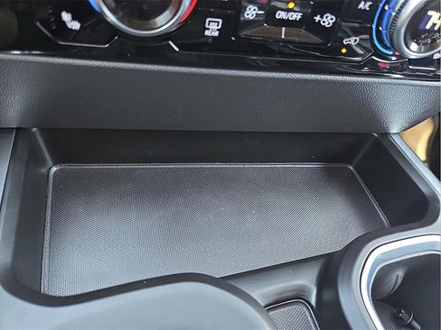 Used 2023 GMC Sierra 1500 SLT image 15