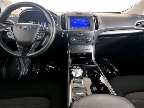 Used 2020 Ford Edge SE image 15