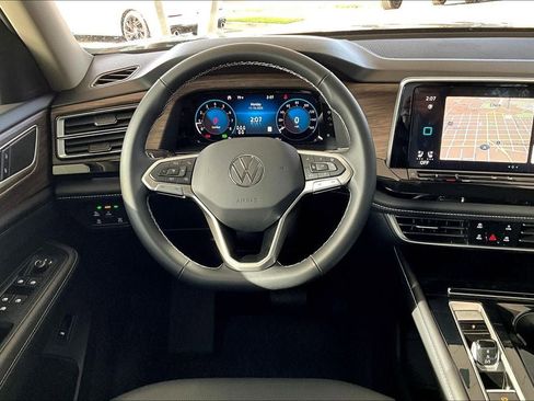 New 2026 Volkswagen Atlas SEL image 4