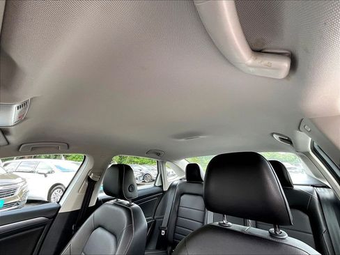 Used 2024 Volkswagen Jetta SE FWD image 7