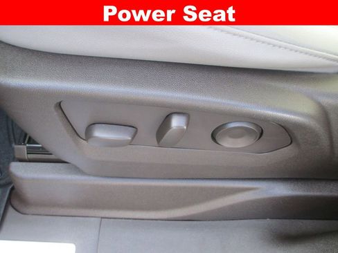 Used 2023 Chevrolet Tahoe Z71 w/ Z71 Off-Road Package AWD/4WD image 29