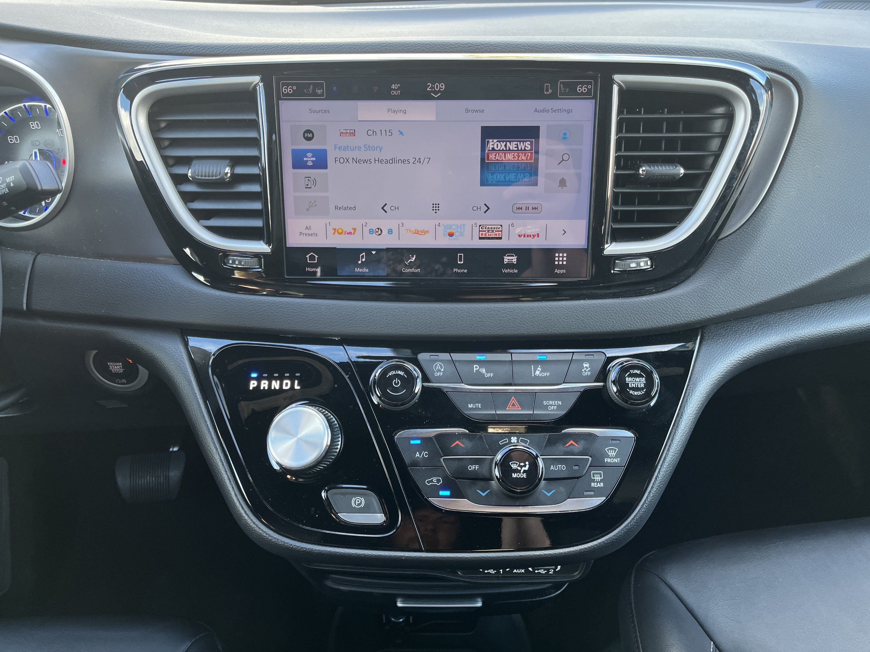 Used 2025 Chrysler Pacifica Select FWD image 22