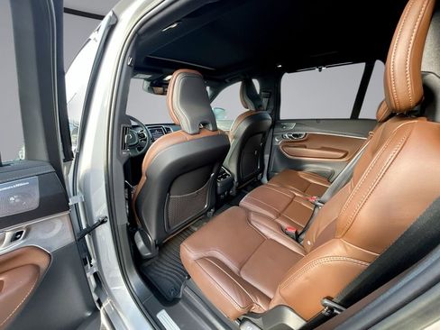 Used 2023 Volvo XC90 B6 Ultimate w/ Protection Package Premier AWD/4WD image 35