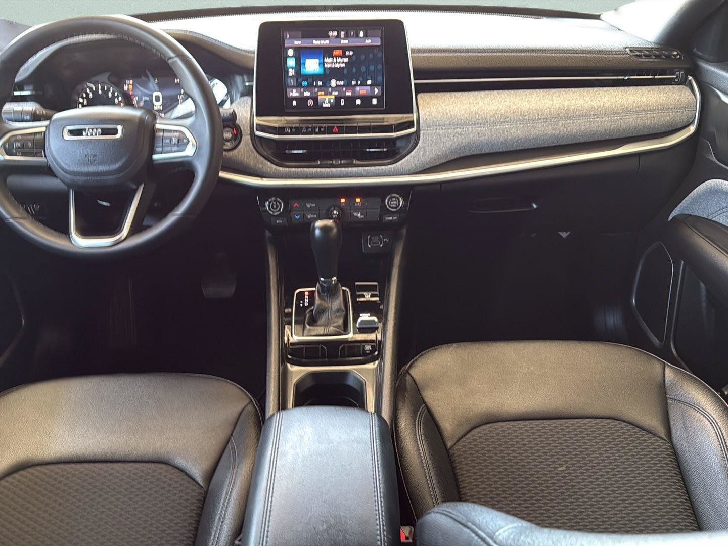 Used 2025 Jeep Compass Latitude AWD/4WD image 20