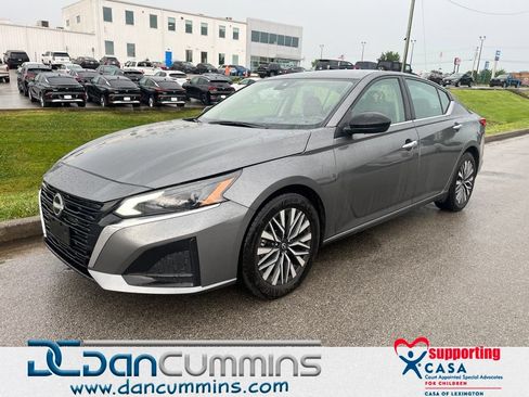 Used 2024 Nissan Altima 2.5 SV FWD image 1