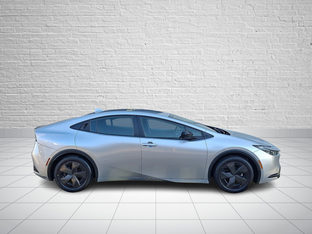 Used 2024 Toyota Prius LE FWD image 7