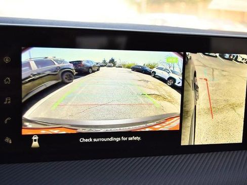 New 2025 Nissan Kicks SR image 14