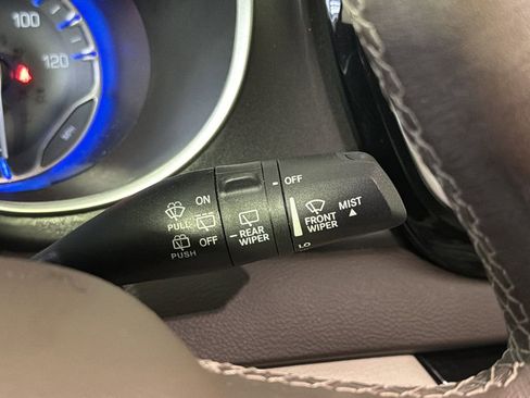 Used 2020 Chrysler Pacifica Touring-L image 22