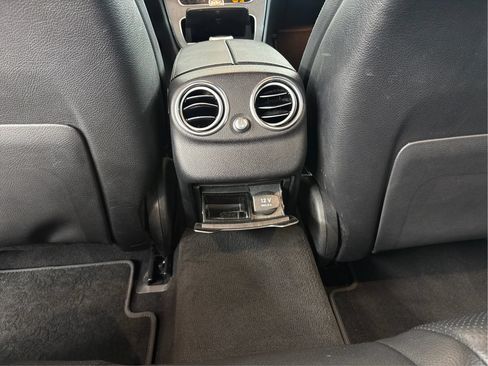 Used 2019 Mercedes-Benz C 300 Sedan image 27