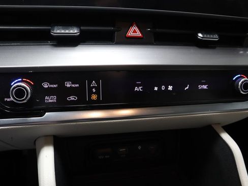 Used 2023 Kia Sportage EX image 35