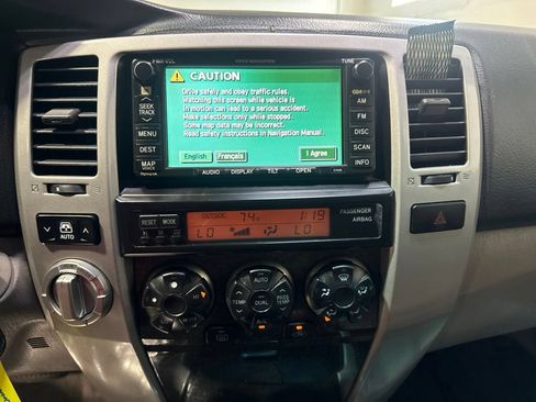 Used 2005 Toyota 4Runner Limited AWD/4WD image 16