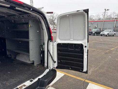 Used 2020 Chevrolet Express 2500 w/ Communications Package RWD image 31