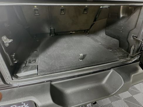 Used 2018 Jeep Wrangler Unlimited Sport S AWD/4WD image 26
