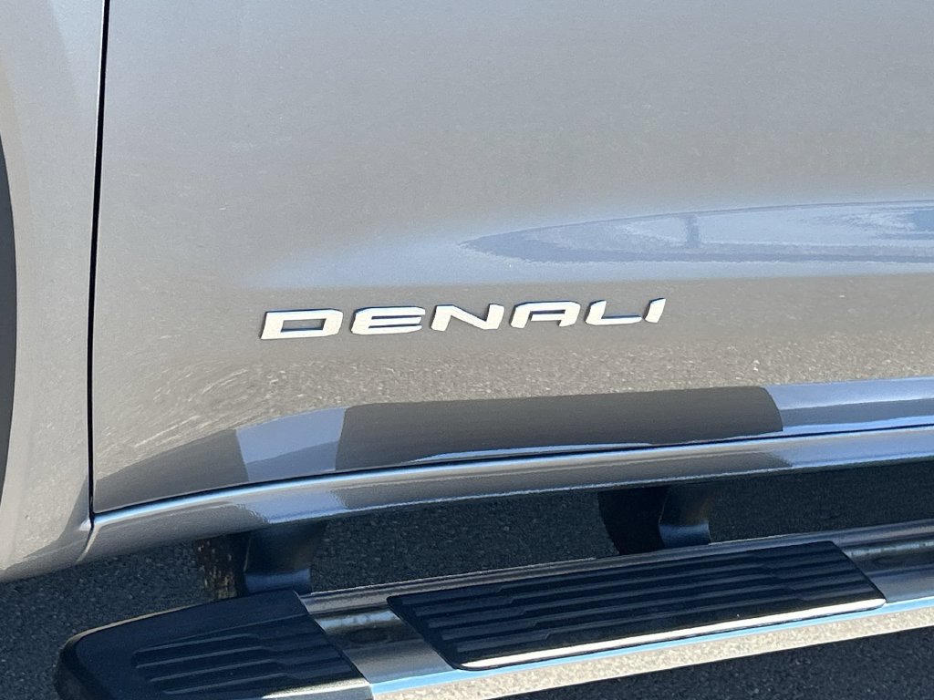 Used 2021 GMC Sierra 1500 Denali w/ Technology Package AWD/4WD image 31