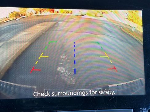 Used 2023 Nissan Titan SV image 18