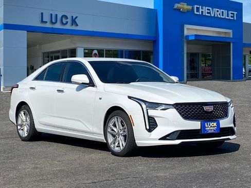 Used 2024 Cadillac CT4 Luxury image 1