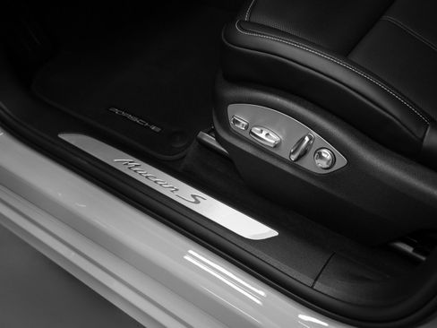 New 2026 Porsche Macan S image 32