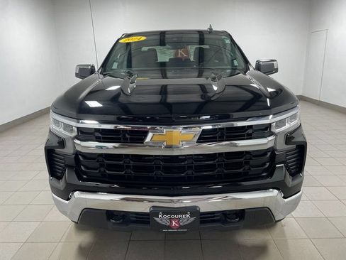 Used 2024 Chevrolet Silverado 1500 LT AWD/4WD image 2