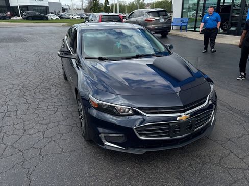 Used 2018 Chevrolet Malibu LT w/ Leather Package image 13