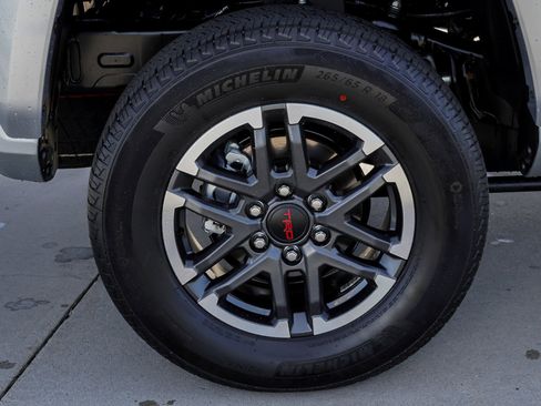 Certified 2025 Toyota Tacoma TRD Sport AWD/4WD image 11