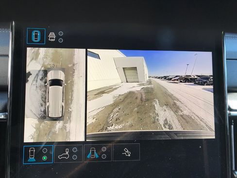 Certified 2025 GMC Yukon XL Denali image 19