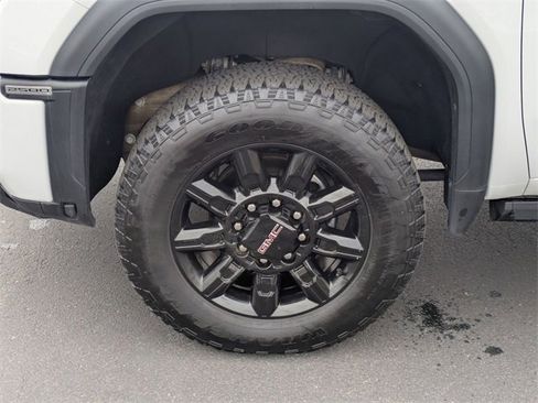 Used 2024 GMC Sierra 2500 AT4 w/ AT4 Premium Plus Package image 10